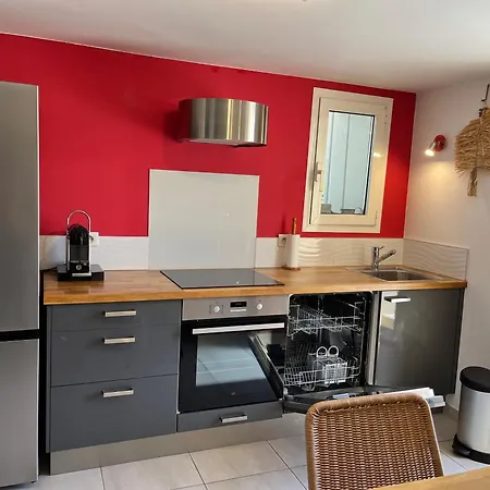 Deux Pièces Donnant Sur Un Jardin